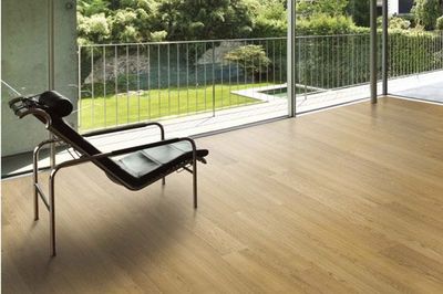 比肌肤还有弹性的地板 得高wicanders软木地板的魅力与计算机房专业维护服务解析